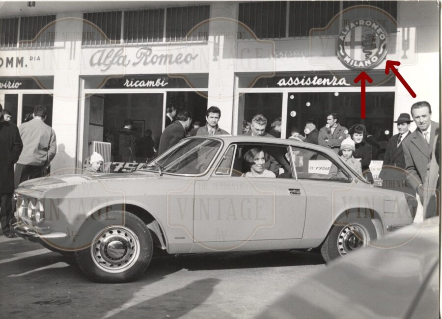 Foto storica insegna Alfa Romeo